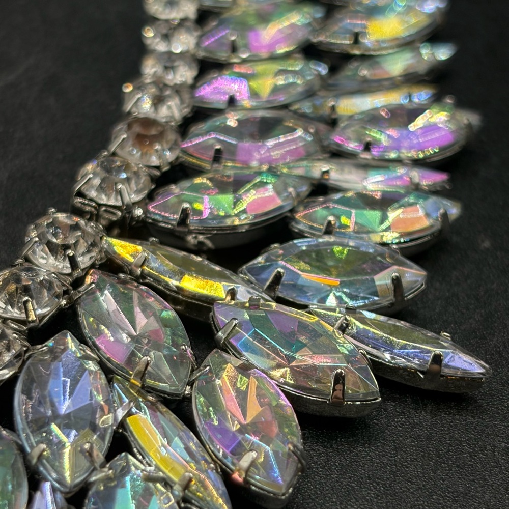 Aurora Borealis Iridescent Necklace - Picture 3 of 12